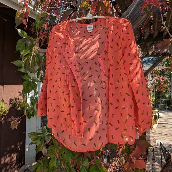 Got to BEE sunny mossimo top - Picture 3 of 14